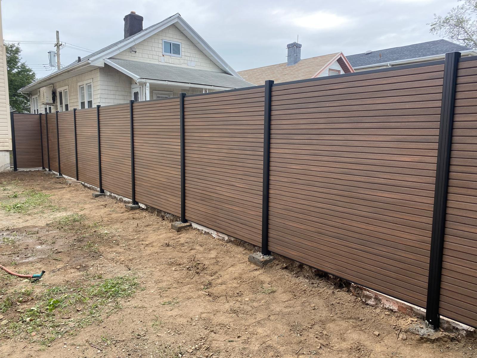 Horizontal privacy fencing and boundary work