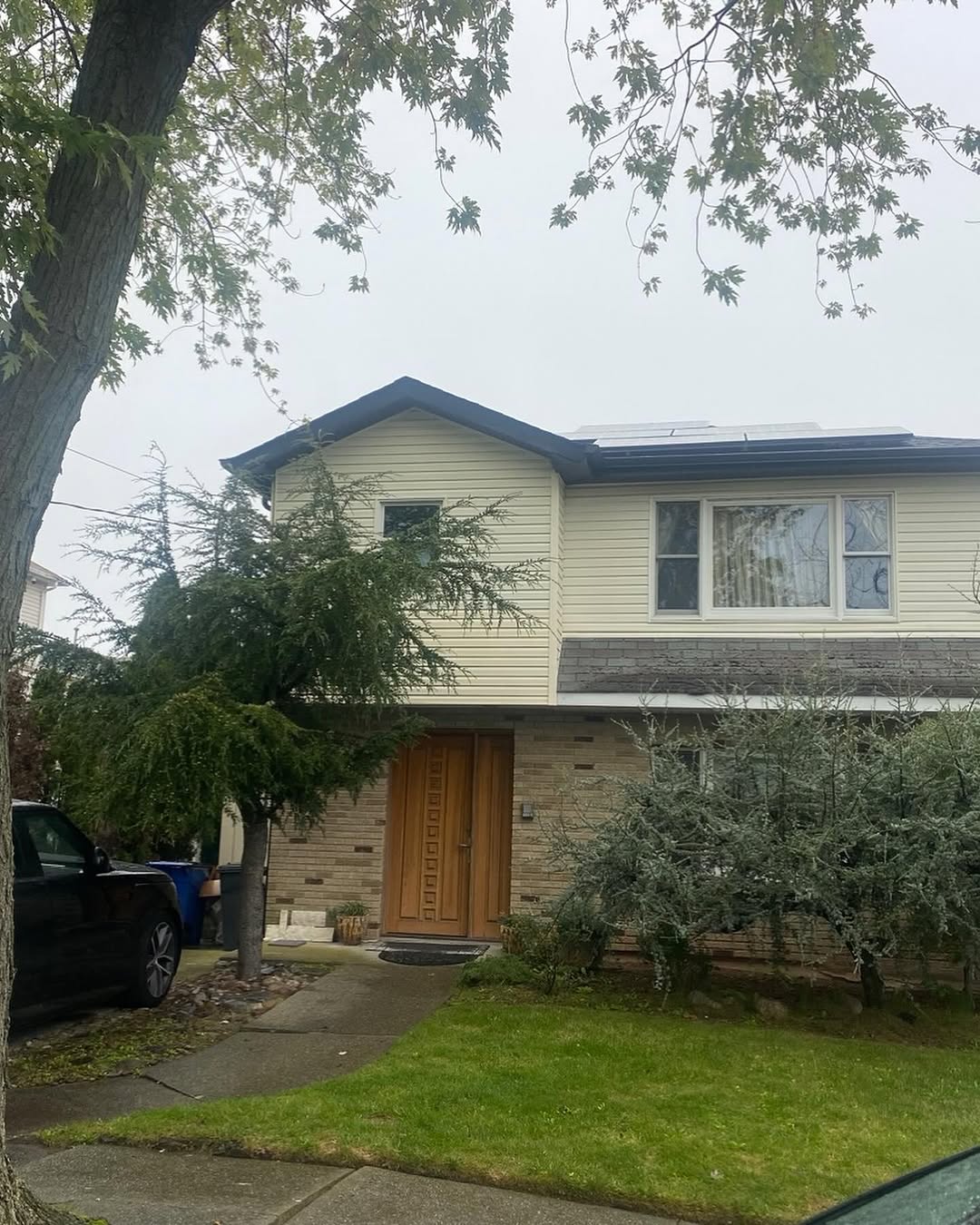 Original house exterior before renovation